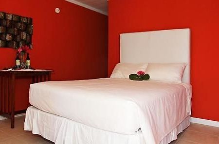 Two Turtles Inn George Town Ngoại thất bức ảnh